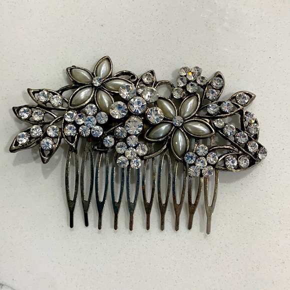 Crystal/Pearl hair pin for wedding - Picture 1 of 3